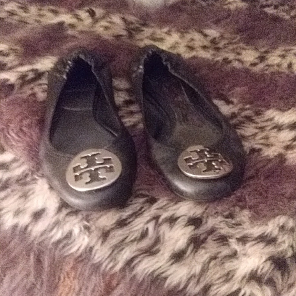 Black & silver Tory Burch flats!!! 1 hour sale!!!!